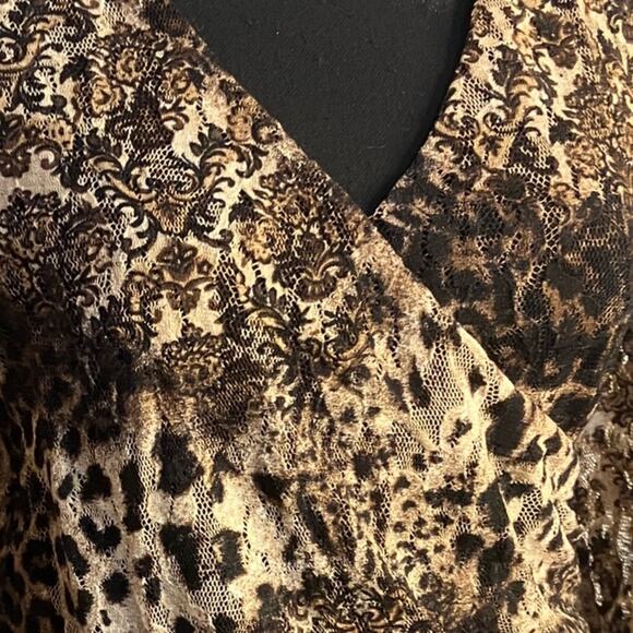 Chico's Brown and Tan V-Neck Wrap Blouse (Size 0) - Picture 11 of 11